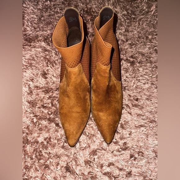 Cole Haan Womens Stylish Maggie suede Tan Ankle Boots 9B fall Spring like new - Picture 3 of 11